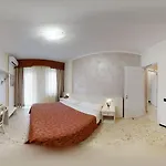 Gold Hotel