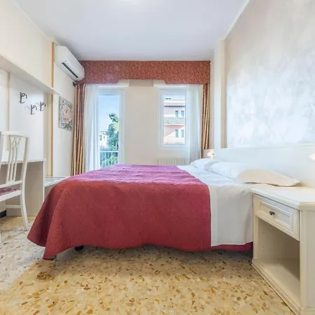 Gold Hotel 3*
