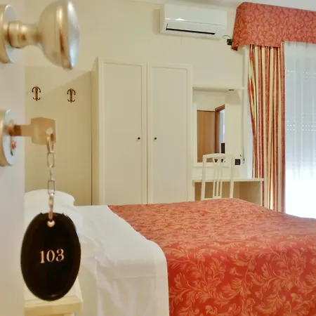 Gold Hotel 3*