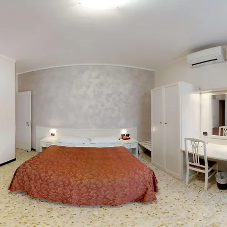 Gold Hotel 3*